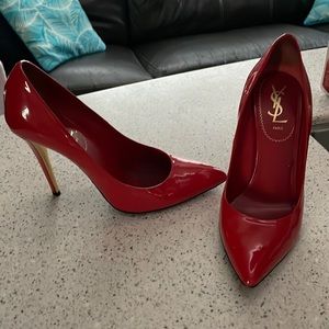 Yves Saint Laurent - 39